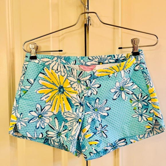 Lilly Pulitzer Adie Blue Breakwater Daisy Shorts Size 00 New! - Picture 2 of 8